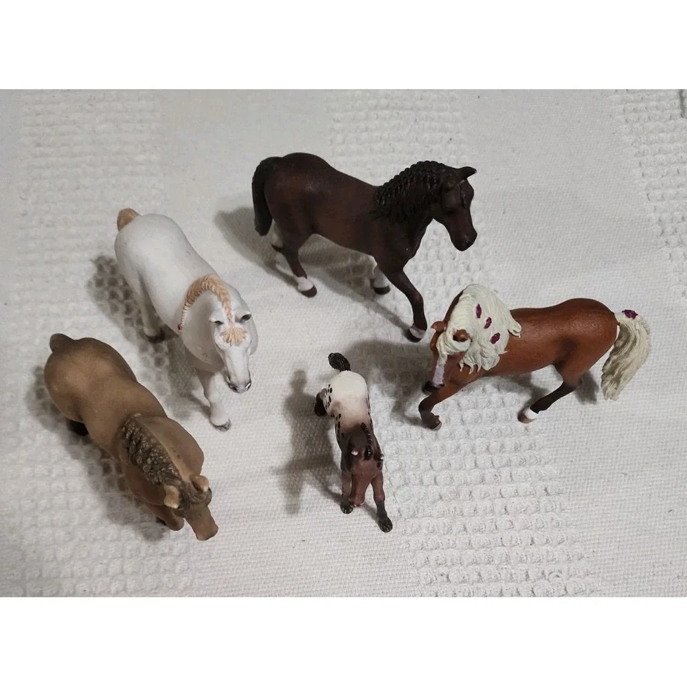 Lot of 5 Schleich Horse Figures 2016 2017 2018 Collectible Plastic Animal Models